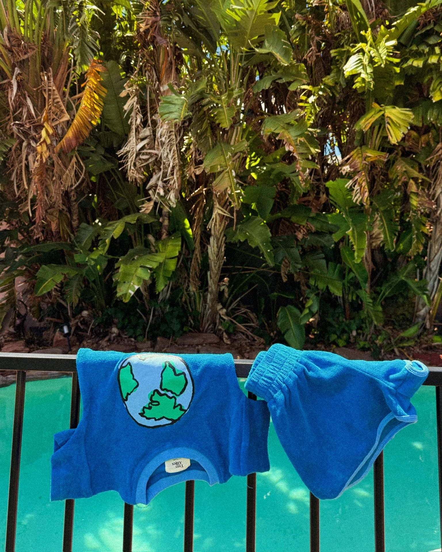 Tiny Allies BJT Terry Globe Tee 3-4